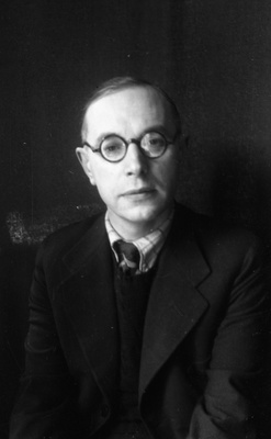 Kirjandusteadlane, luuletaja, slaavi ja balti filoloogia kateedri vanemõpetaja ning dotsent (1944-47) Valmar Adams  duplicate photo