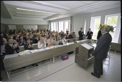 Prof. Helmut Piirimäe viimane uusaja loeng Lossi tänava õppehoones. 45 aastat uusaja loenguid Tartu ülikoolis  similar photo