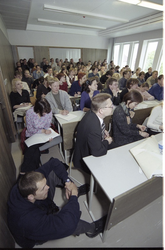 Prof. Helmut Piirimäe viimane uusaja loeng Lossi tänava õppehoones. 45 aastat uusaja loenguid Tartu ülikoolis