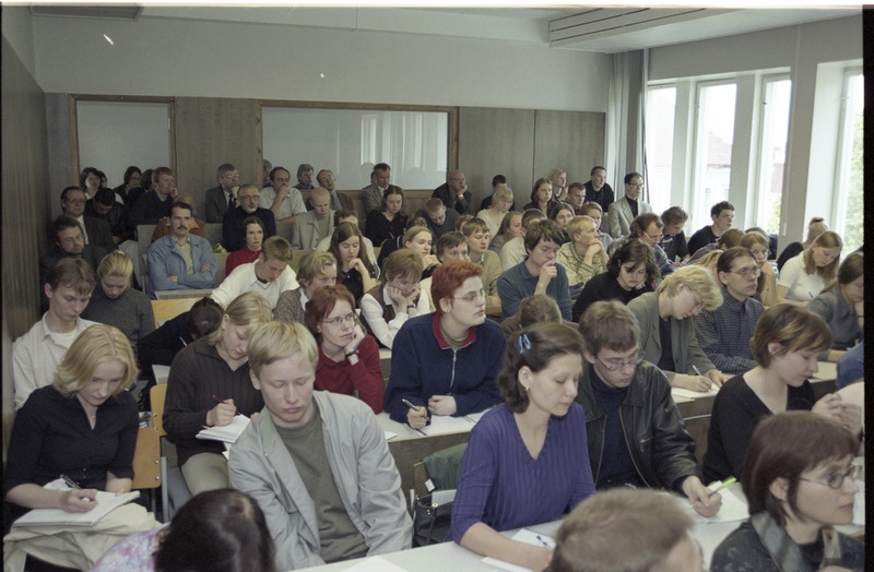 Prof. Helmut Piirimäe viimane uusaja loeng Lossi tänava õppehoones. 45 aastat uusaja loenguid Tartu ülikoolis