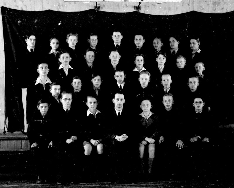 Tartu Hugo Treffneri gümnaasiumi 1.b klass 1941. aasta kevadel