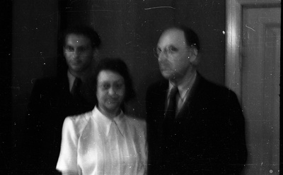 Elmar Kaldi poeg Taevo Kald, abikaasa Ida Kald ja Elmar Kald  similar photo