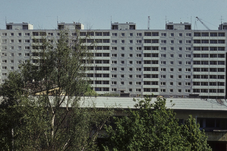 Lilleküla: nine-storey panel façade