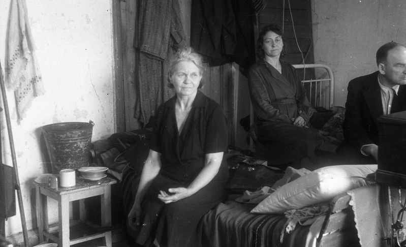 Naine (ämm?)(vasakult), Elmar Kaldi abikaasa Ida Kald ja Elmar Kald