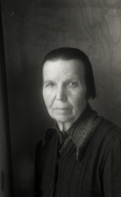 Naine (TRÜ rektor (1944–51) prof Alfred Koorti pere?)  duplicate photo