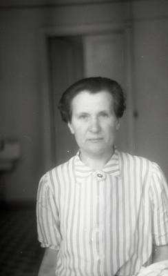 Akušöör-günekoloog, Tartu Kliinilise Sünnitusmaja osakonna juhataja (1945-59), TRÜ sünnitusabi ja günekoloogia kateedri vanemõpetaja (1945-59), rektor Alfred Koorti abikaasa Anna Koort  similar photo