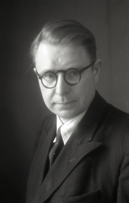 MRÜ stipendiaat (1944-45), TRÜ pedagoogika kateedri assistent (1945-47) Andres Pärl