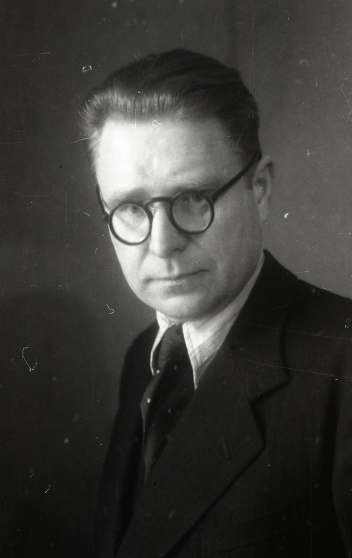 MRÜ stipendiaat (1944-45), TRÜ pedagoogika kateedri assistent (1945-47) Andres Pärl