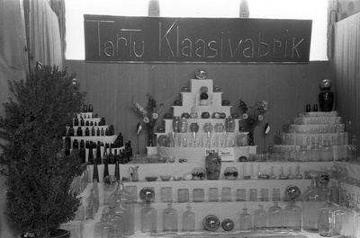 Tartu Klaasivabriku väljapanek Tartu Eesti Põllumeeste Seltsi 50.aasta juubelinäitusel  duplicate photo