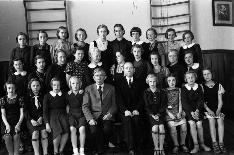 Grupipilt (Tartu 1. algkool (Kroonuaia 7, Tartu; tütarlastekool))