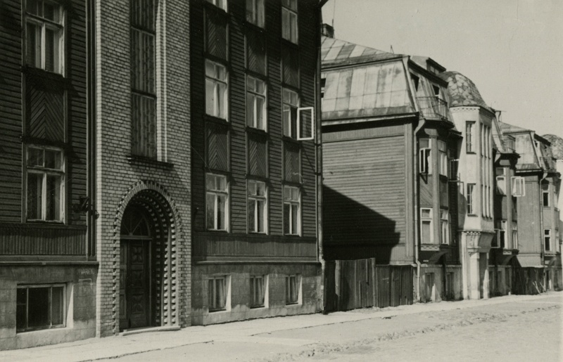 Apartment buildings in Tallinn Kalamaja, Salme 15, street view