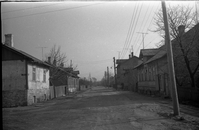 Mechanics and the corner of the Metall Street in Lilleküla.