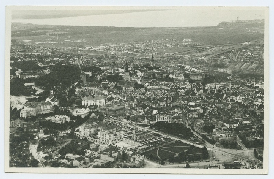 Tallinn, view of the bird flight, Estonia theatre at the forefront, behind the lake Ülemiste.