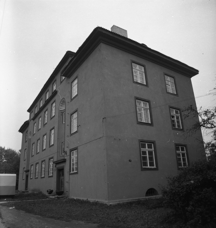 Teachers' residential Granite 24, view. Architects Herbert Johanson, Eugen Habernann