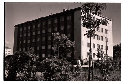 Tallinn, Pionieri square, behind the house Kunderi Street 4.  duplicate photo