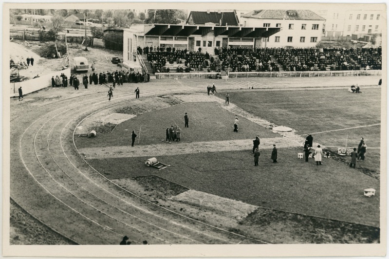 Ülikooli staadium valmimas.