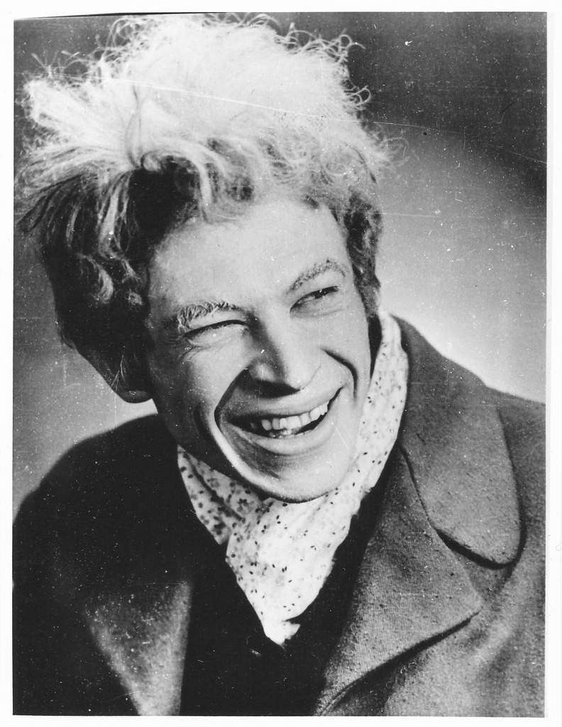 "Kevade" 1954. a etendus. Tootsi osatäitja Kaljo Kiisk grimmis