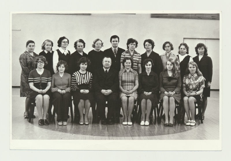 O. Lutsu nim Palamuse Keskkooli õpetajad 1975/1976. õa