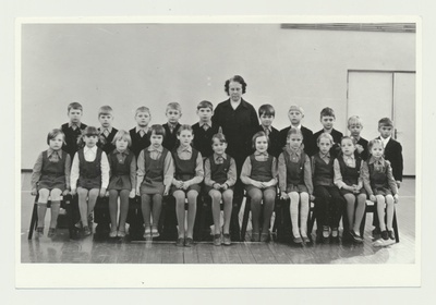 Palamuse Keskkooli I kl mais, 1976. a  duplicate photo