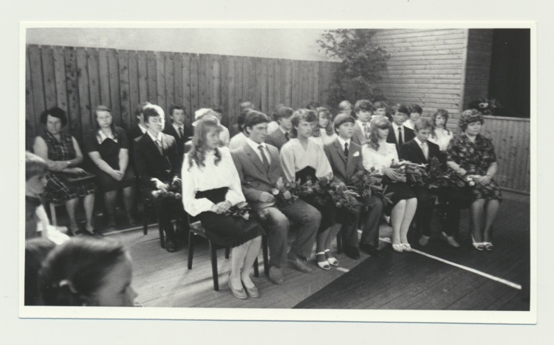 Palamuse Keskkooli VIII kl lõpuaktus, 1986. a
