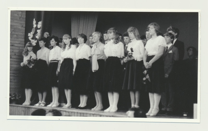 O. Lutsu nim Palamuse Keskkooli VIII kl lõpuaktus, juuni 1986. a