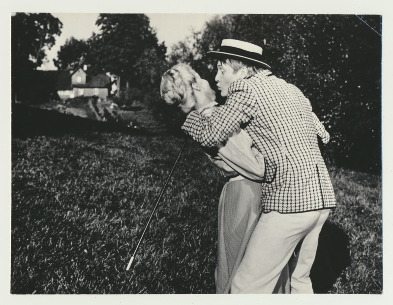 Stseen filmist "Suvi". Kiir üritab suudelda Teelet