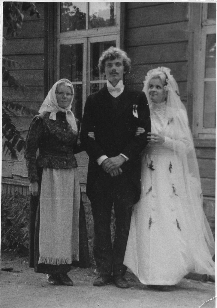 Kolme inimese foto "Suvi" filmimise päevilt
