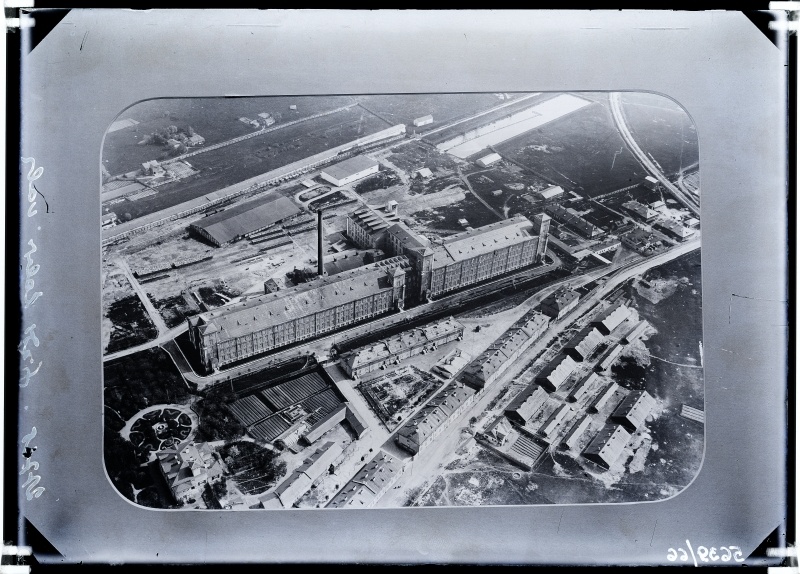 Picture with arc corners with paspartuak window on Sindi Cleaner Factory / Baltic Manufactur view from air