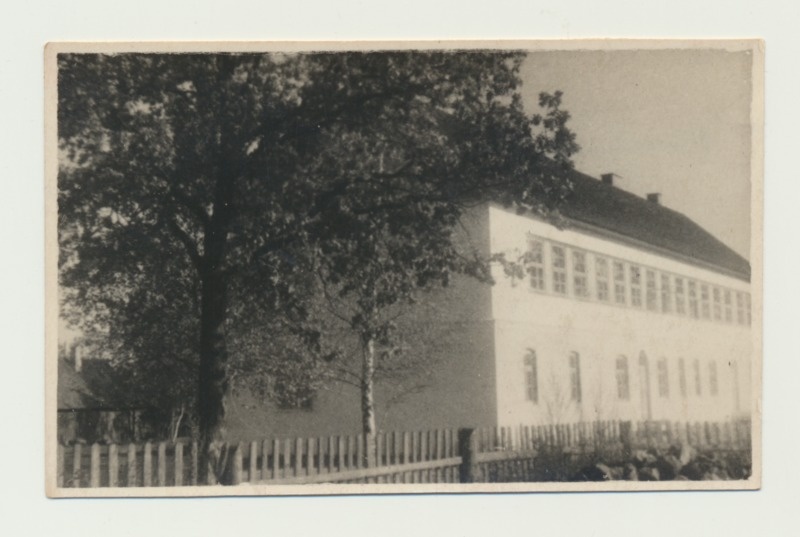 Vaade Palamuse koolimajale (endine kõrtsihoone)