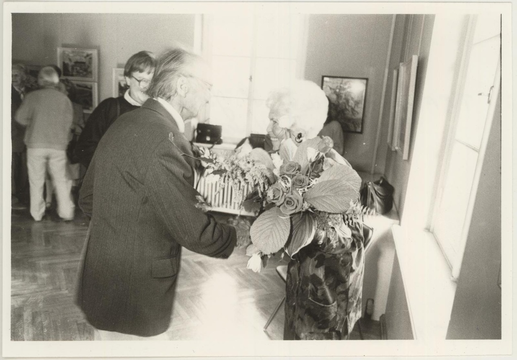 Helga Jõerüüdi näituse avamine 11.09.1992 Kivisilla  galeriis.