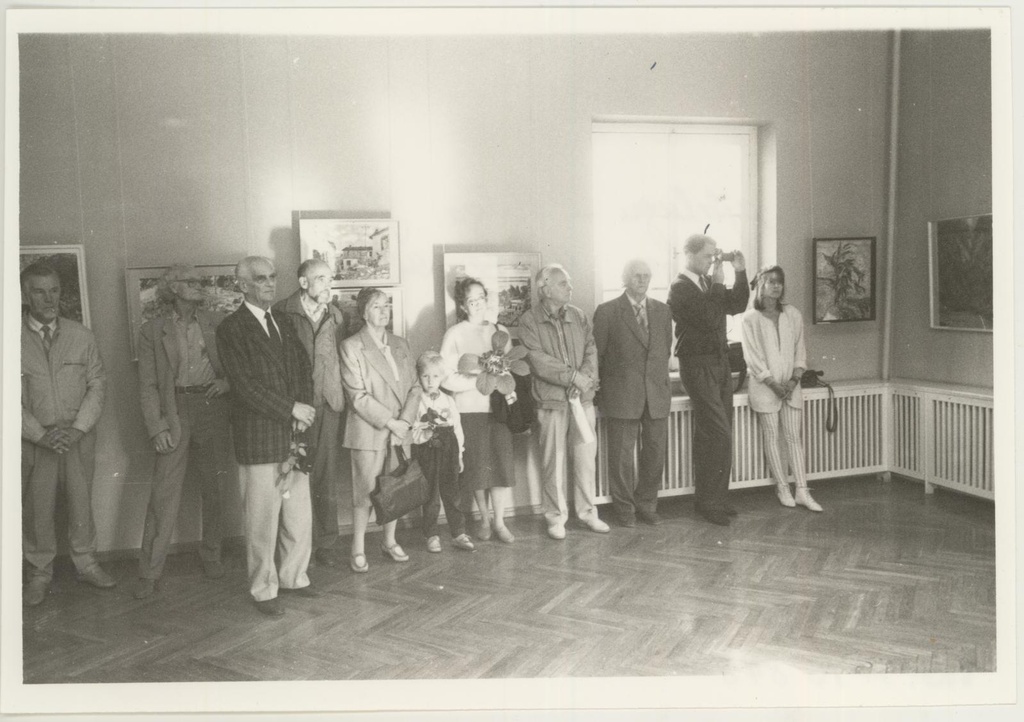 Helga Jõerüüdi näituse avamine 11.09.1992 Kivisilla galeriis.