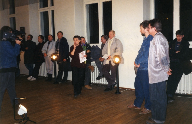 Näituse "Müütiline Tartu vaim"
avamine Tartu Kunstnike Majas dets. 1995.