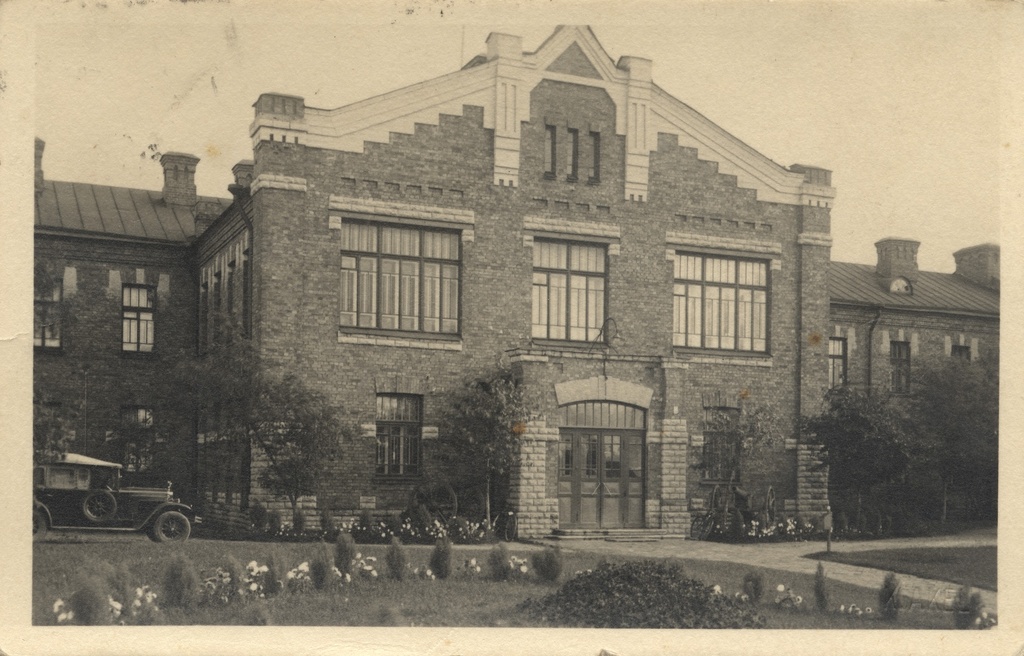 [tallinn] : [Tondi War School]