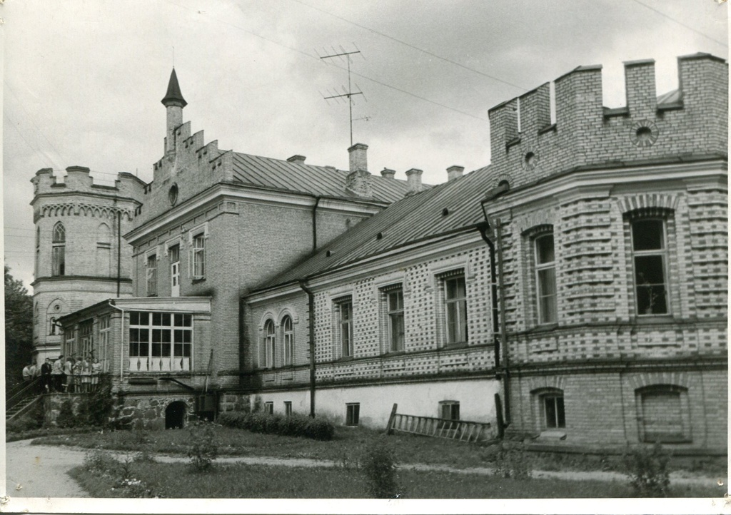 Lustivere Lastetuberkuloosi Sanatoorium, tagakülg