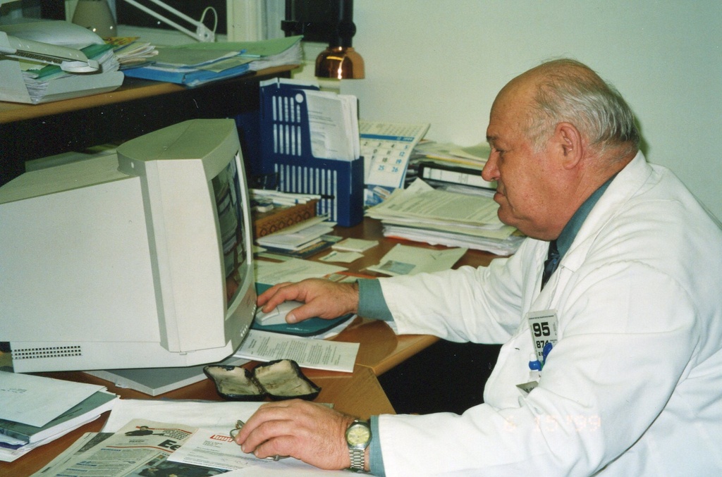 Tartu Kliinikumi Funktsionaal-diagnostika osakonna juhataja dr. Matt Mägi tööhoos