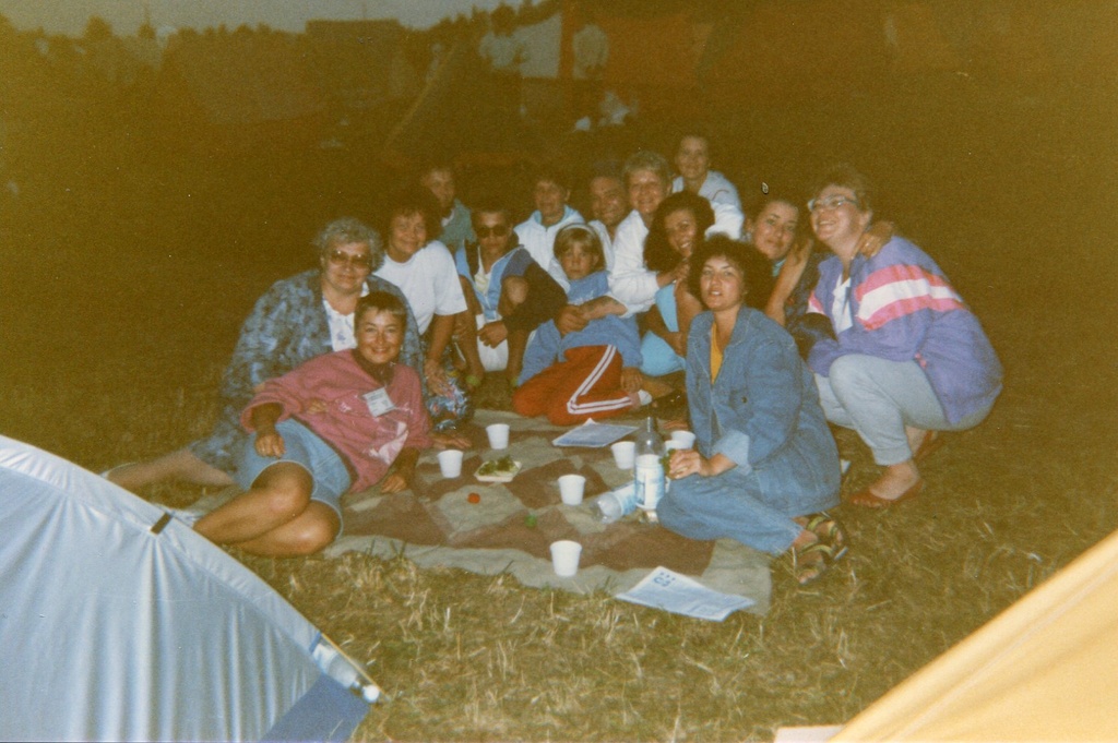 Eesti Merelaevanduse Haigla õed Eesti Õdede Ühingu suvelaagris Järvamaal. Vasakult teine ülemõde Ilve Teisi Remmel