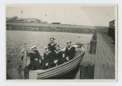 Madras in the boat near the Kalaranna kai  duplicate photo