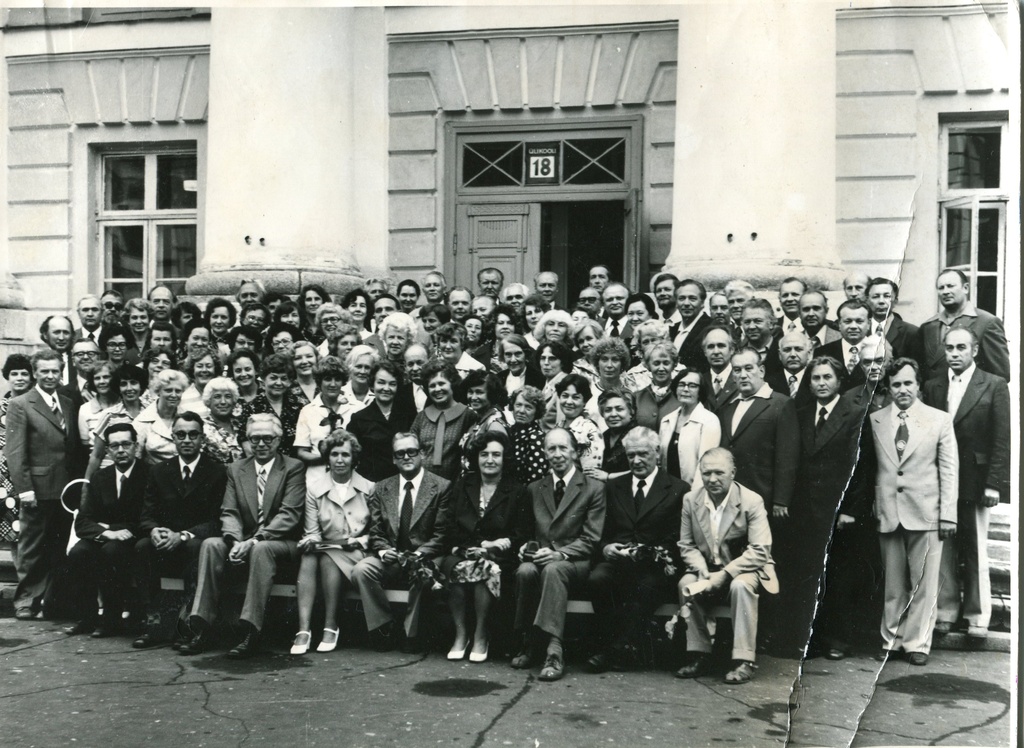 Tartu Ülikooli Arstiteaduskonna 1947-1953 a. lennu kokkutulek 25 aastat hiljem