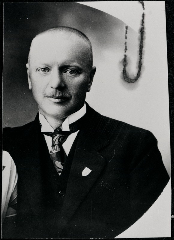 Dr Heinrich Zeddelmann, Mellini kliiniku arst