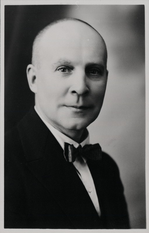 Dr Hans Martinson