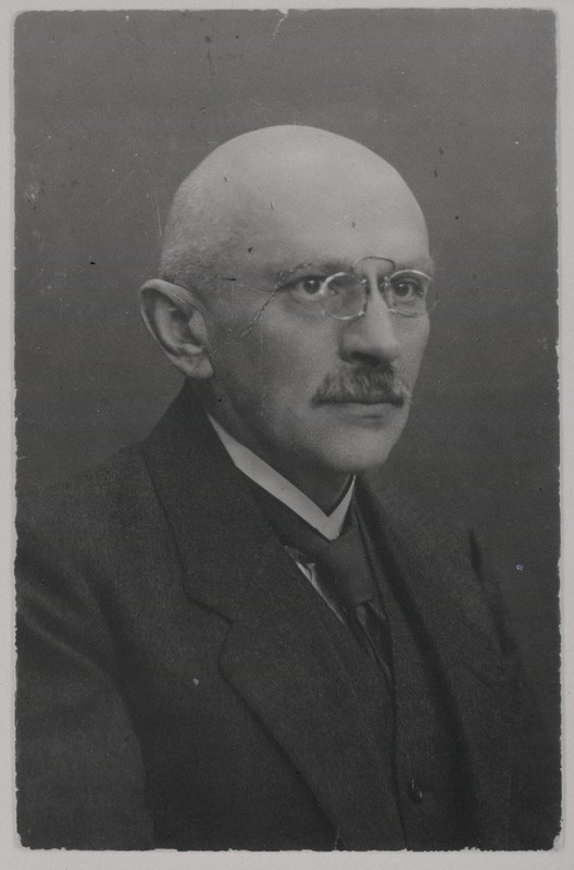 Dr Albert Sass