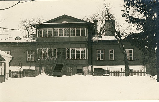 Diakonisside Haigla pastoraadi hoone (tagantvaade)