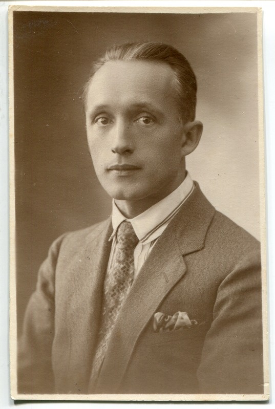 Dr pharm Hermann Paris
