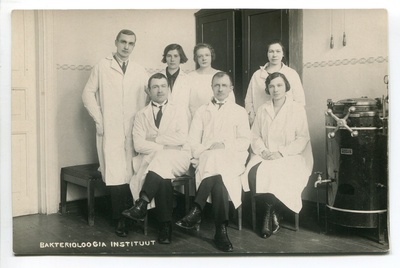 Tartu Ülikooli bakterioloogia instituudi kollektiiv  duplicate photo