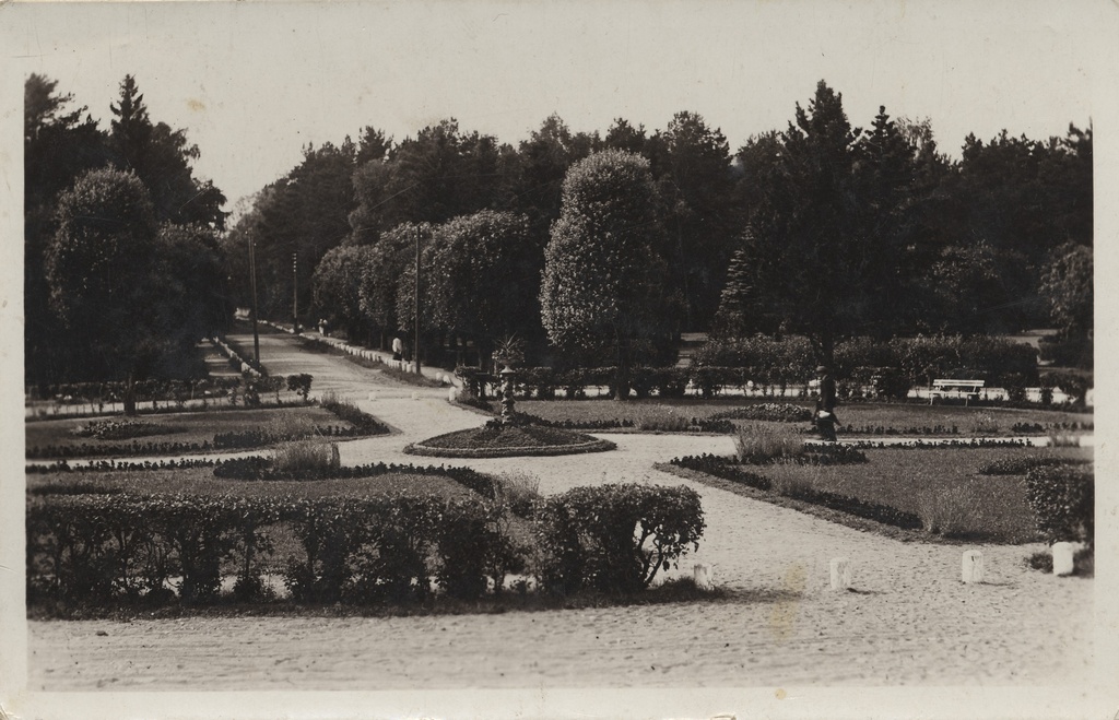 Estonian summer place Narva-Jõesuu : park = Kurort Hungerburg