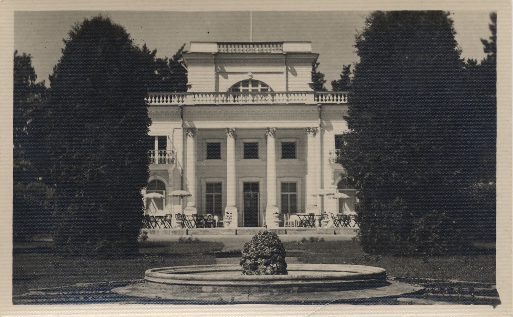 Estonian summer place Narva-Jõesuu : villa Capriccio