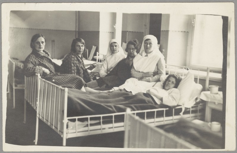 Tartu Ülikooli Naistekliiniku õed ja haiged