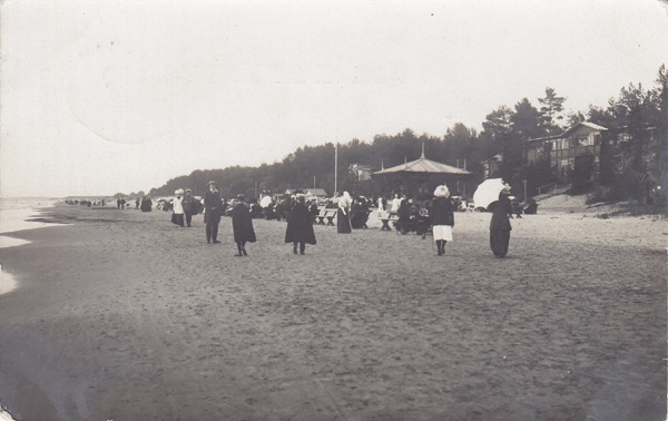 Hungerburg. Sea beach