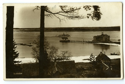 Narva-jõesuu. View on the boat bridge.  duplicate photo