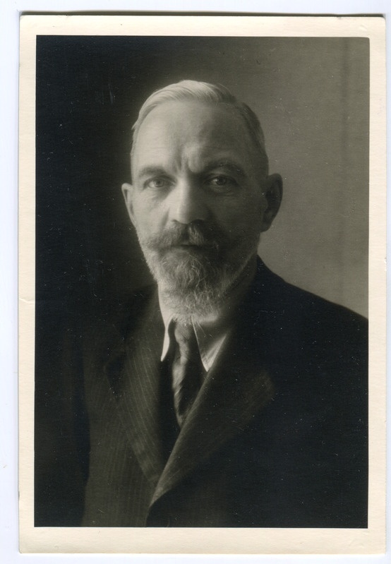 Professor Eduard Aunap